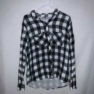 black and white flannel size XL